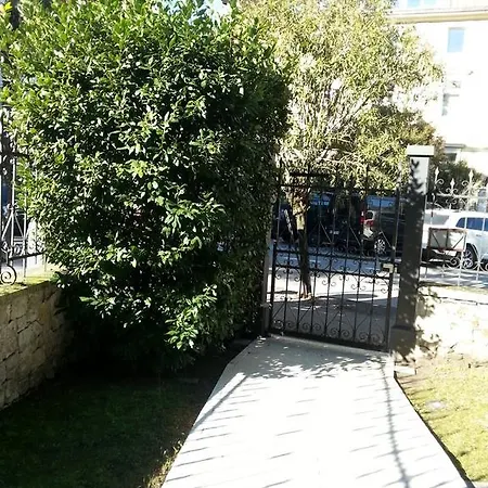Apartment White *