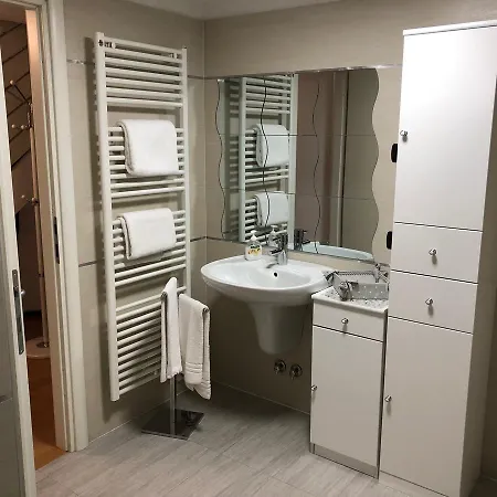Apartment White *